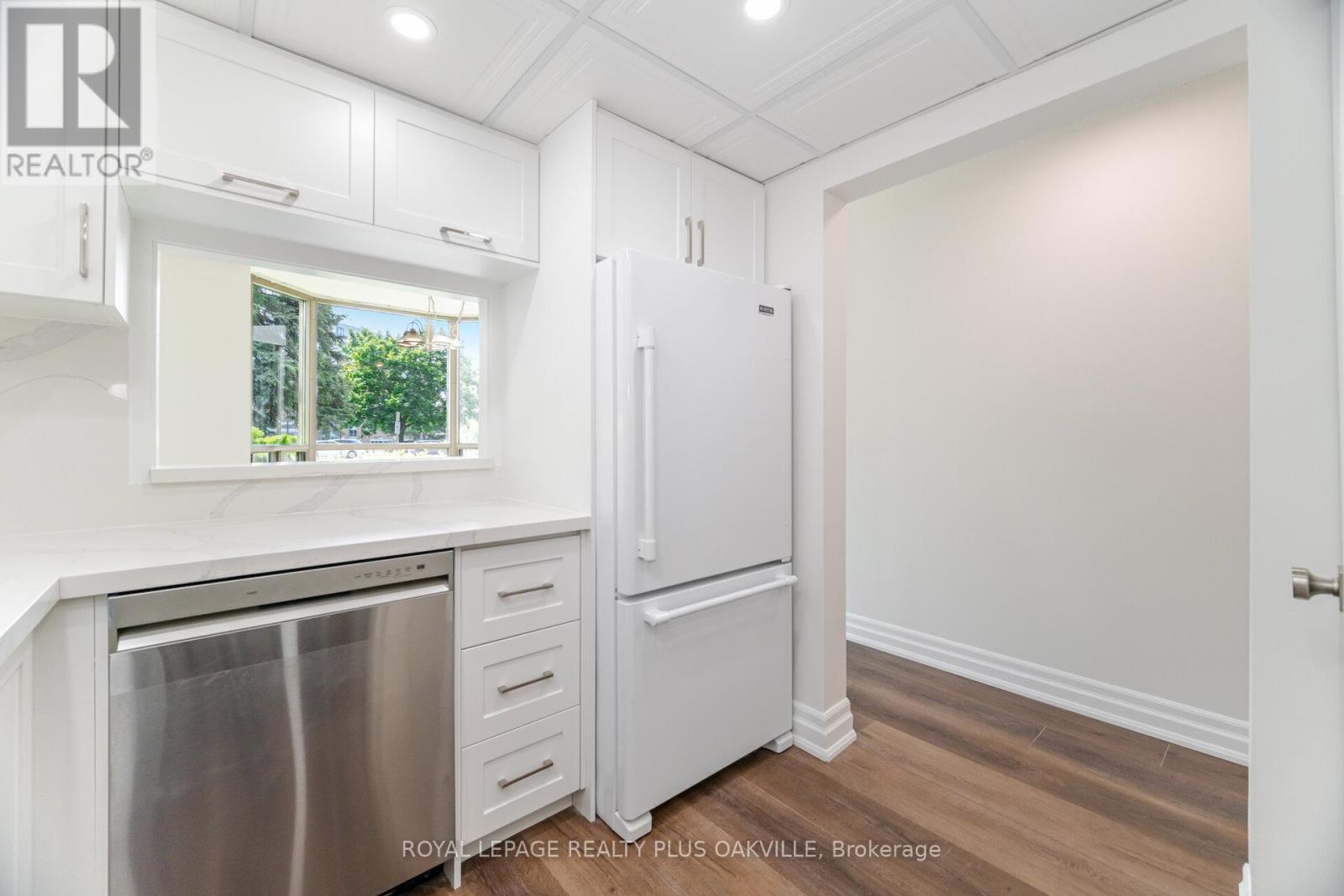 Photo 20 of 104 1225 North Shore Boulevard E, Burlington ON