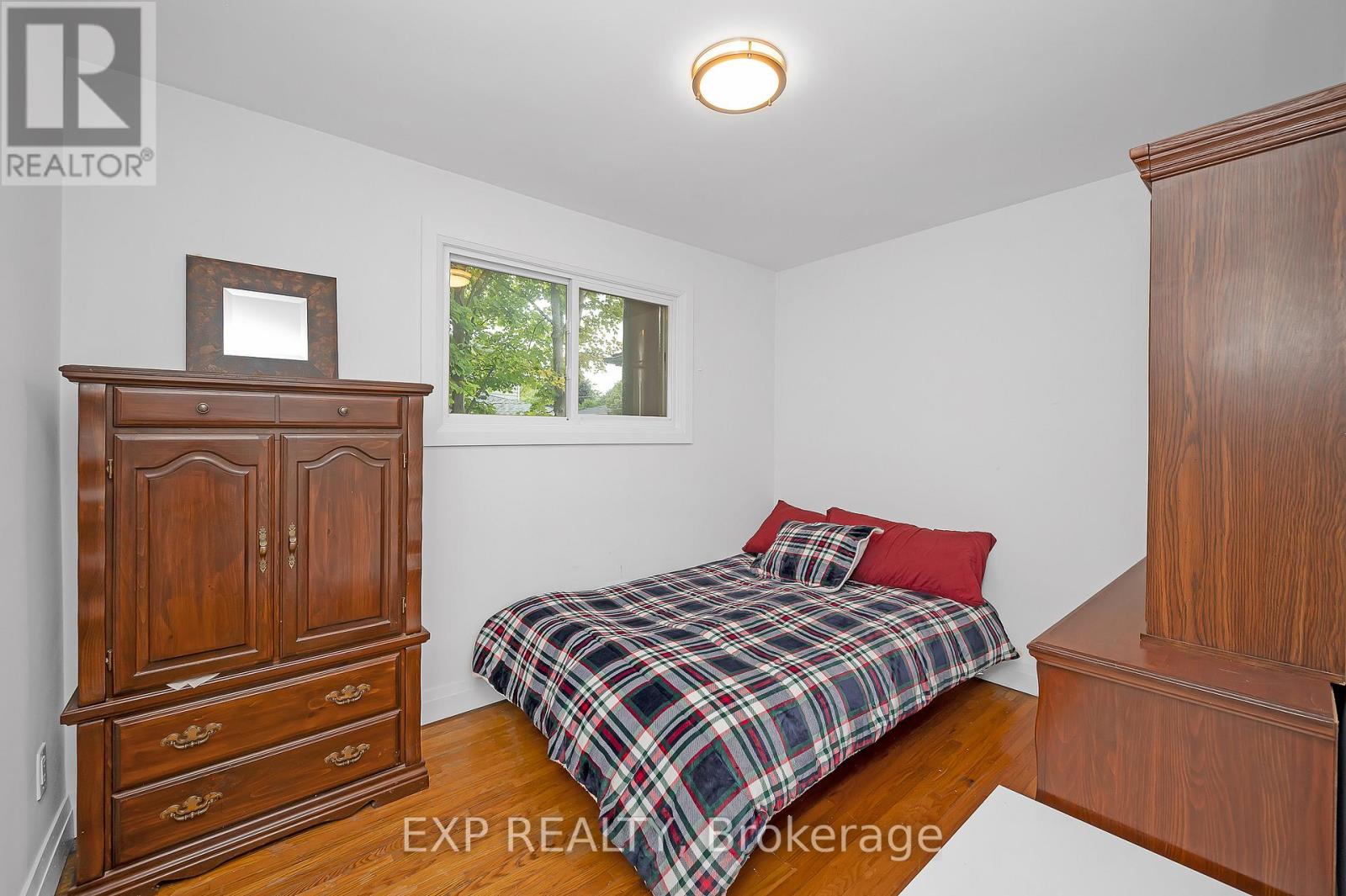 Photo 14 of 338 Delrex Boulevard, Halton Hills ON