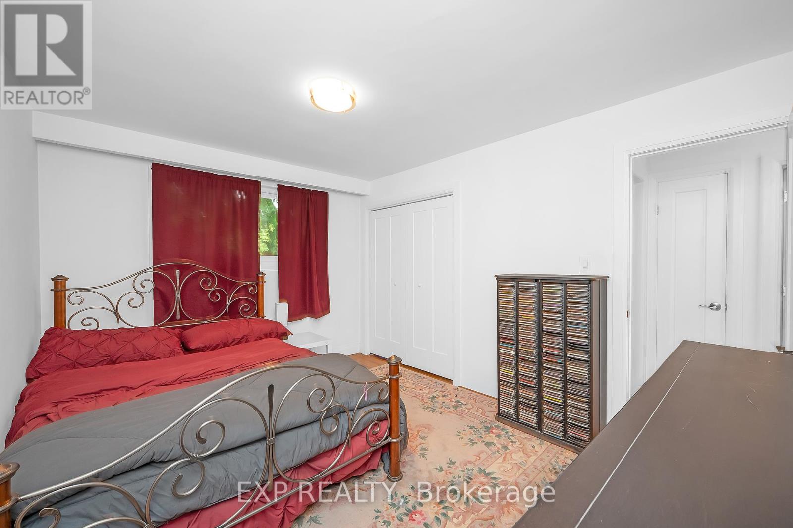 Photo 15 of 338 Delrex Boulevard, Halton Hills ON