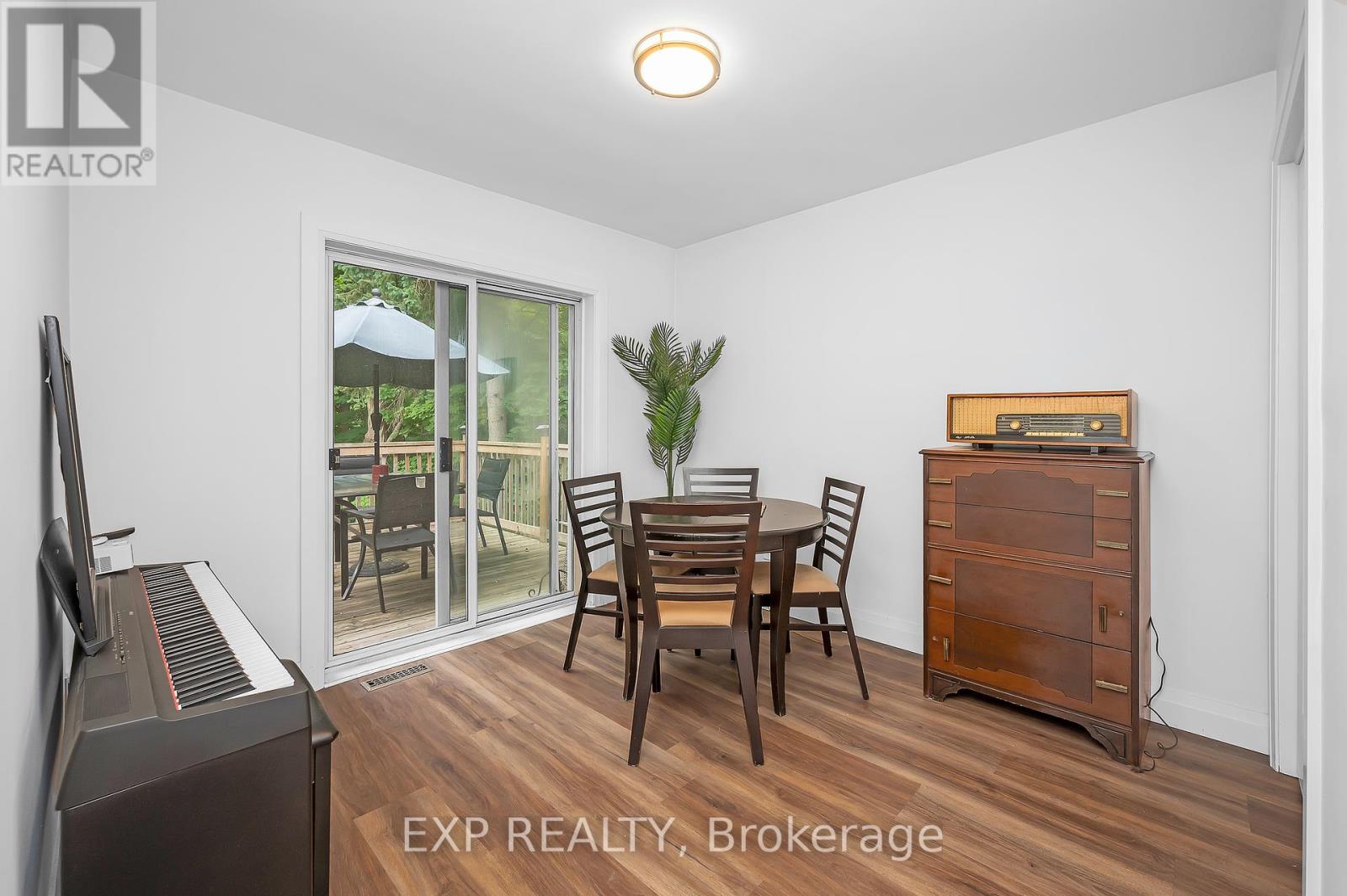 Photo 16 of 338 Delrex Boulevard, Halton Hills ON