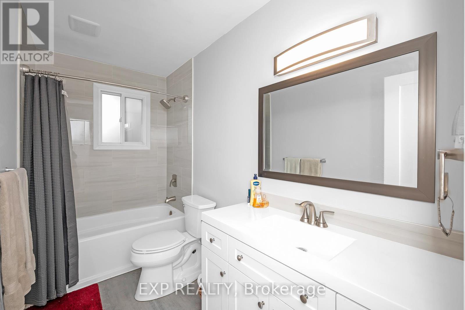 Photo 17 of 338 Delrex Boulevard, Halton Hills ON