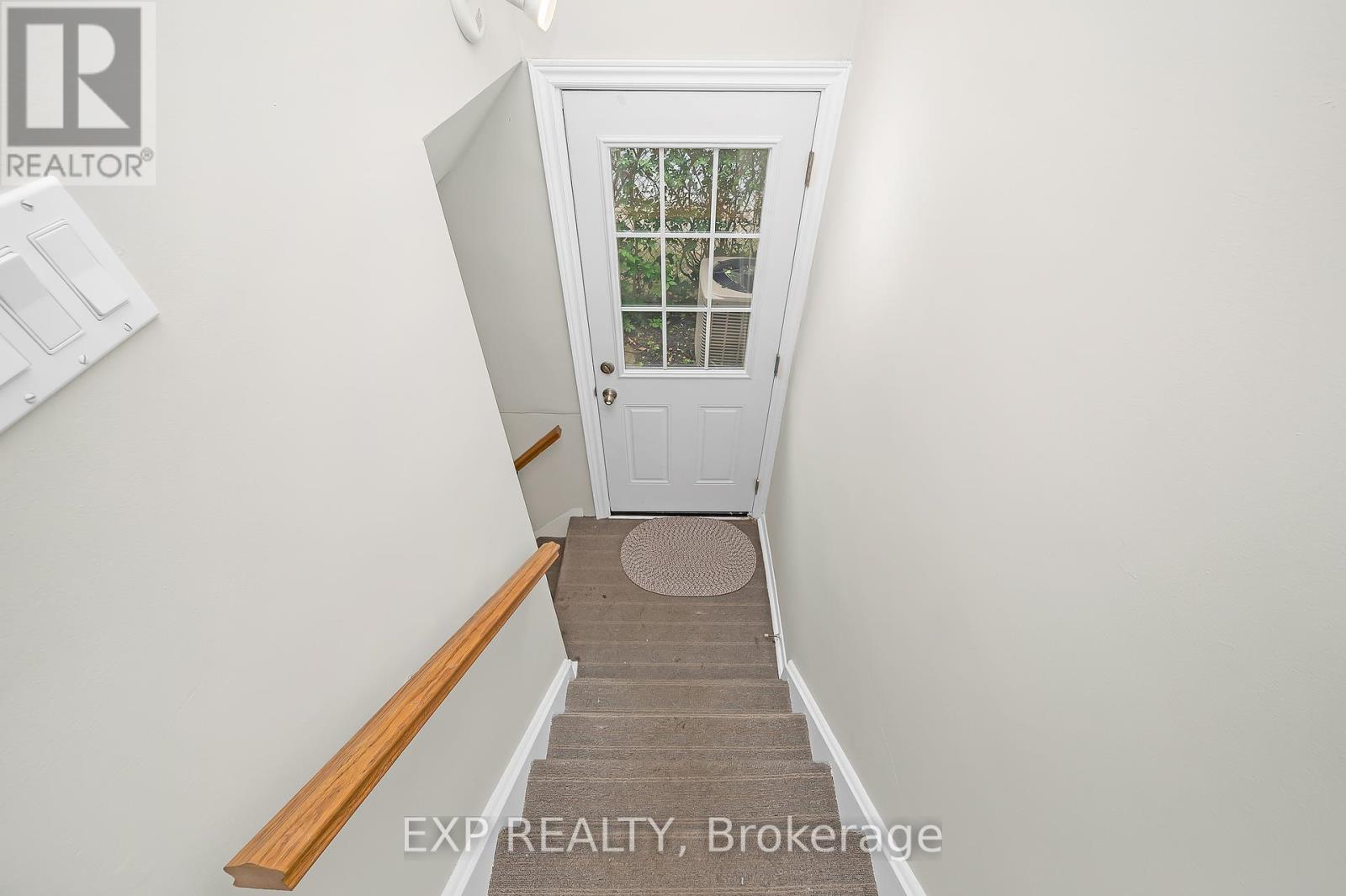 Photo 18 of 338 Delrex Boulevard, Halton Hills ON
