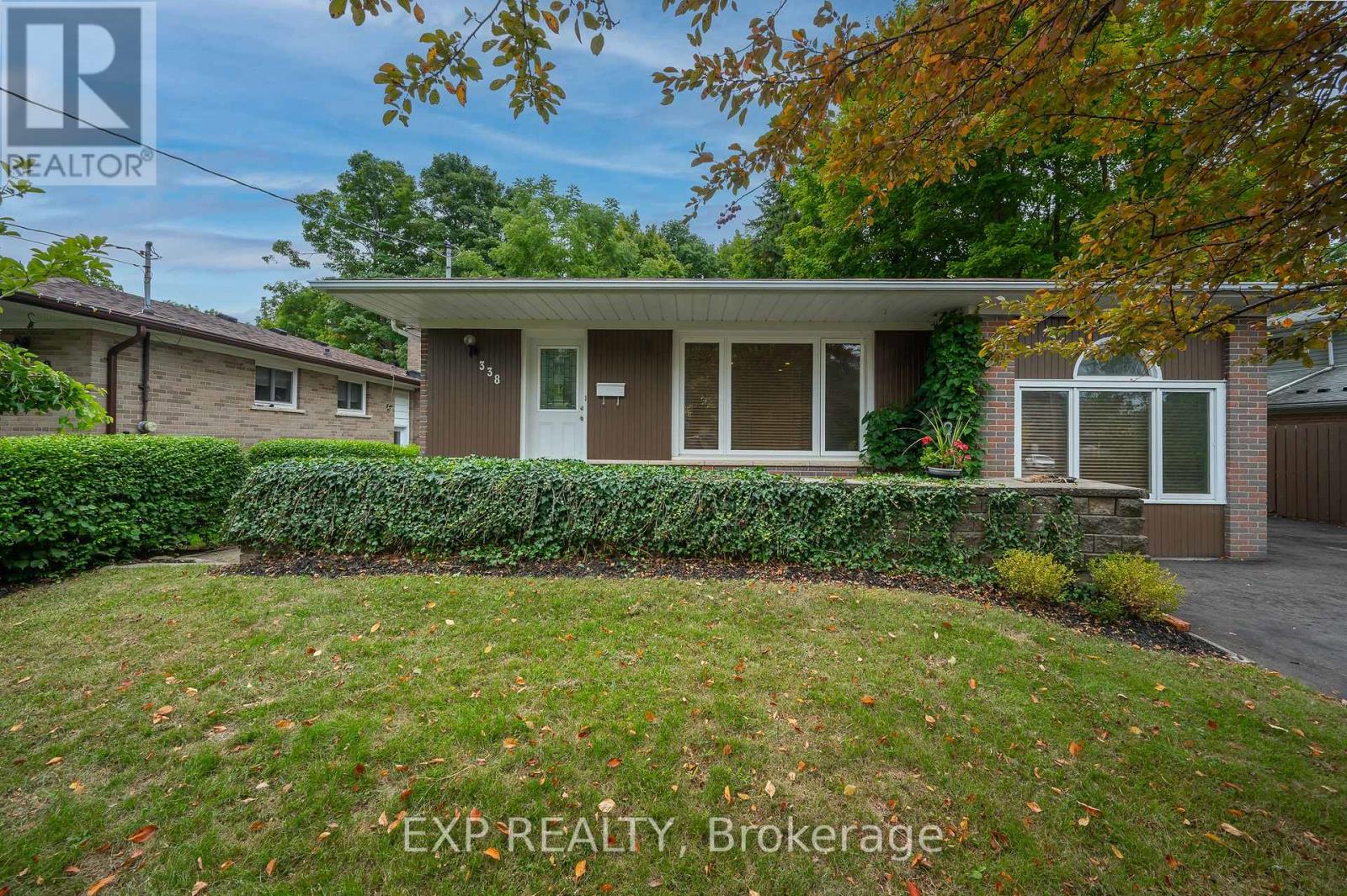 Photo 2 of 338 Delrex Boulevard, Halton Hills ON