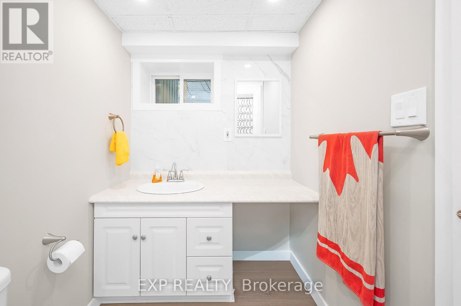 Photo 21 of 338 Delrex Boulevard, Halton Hills ON