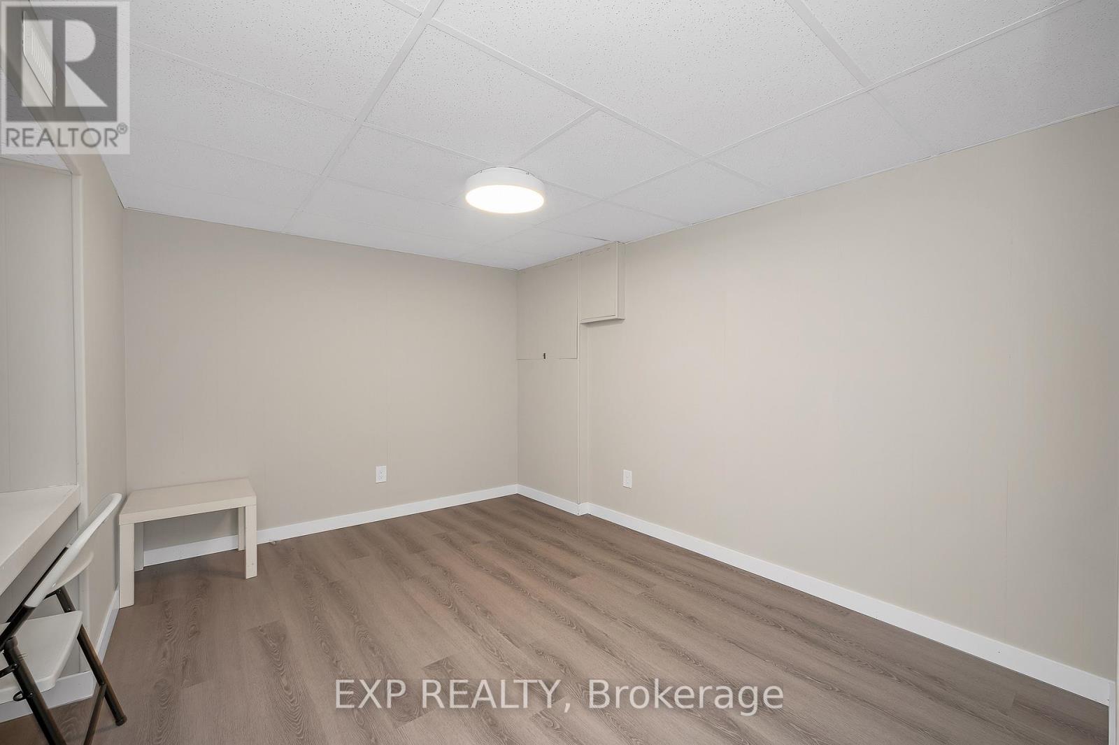Photo 24 of 338 Delrex Boulevard, Halton Hills ON