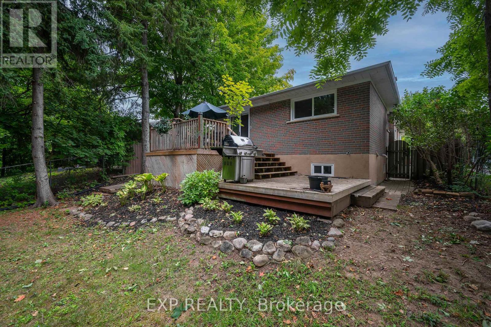 Photo 31 of 338 Delrex Boulevard, Halton Hills ON