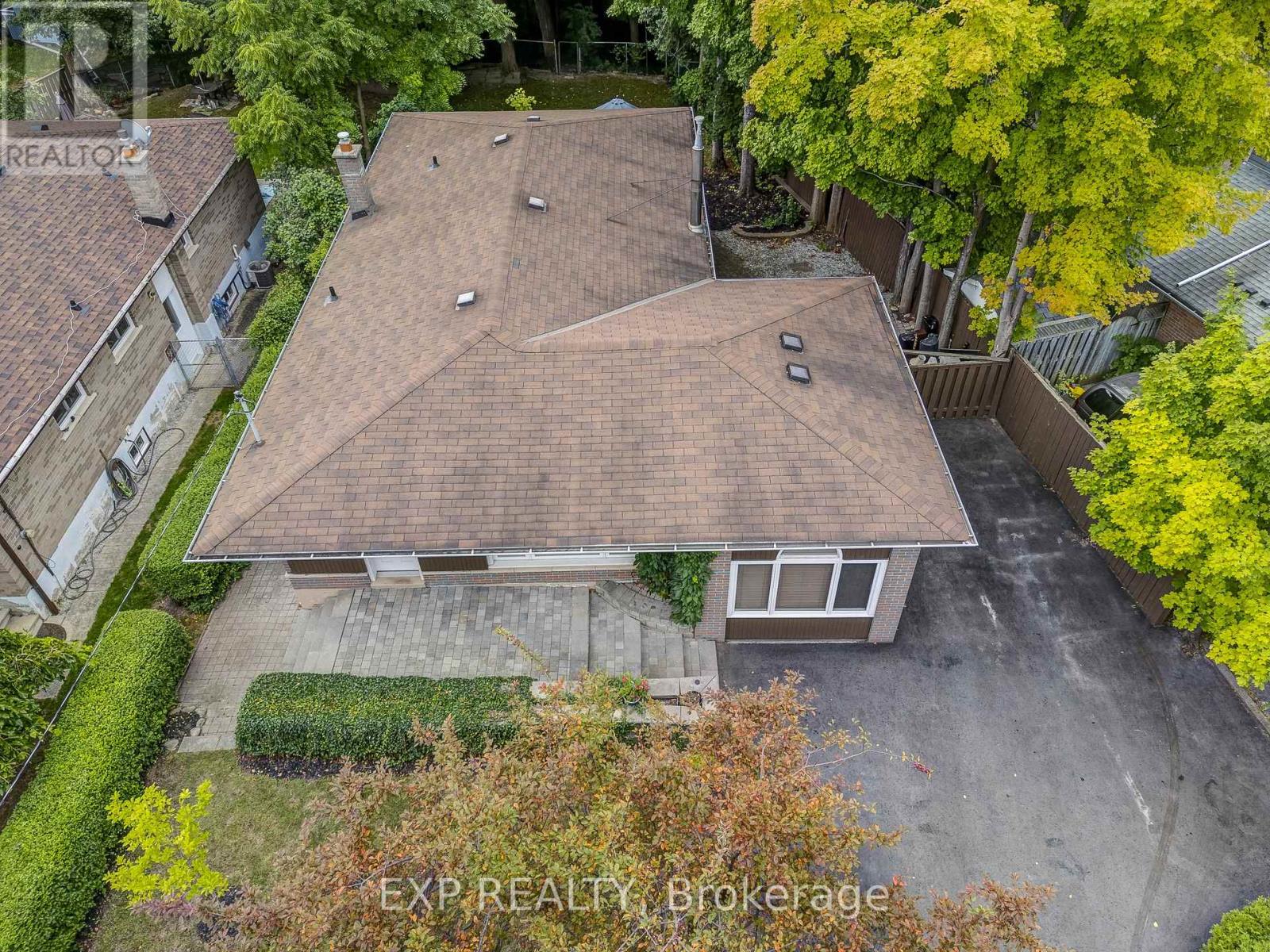 Photo 39 of 338 Delrex Boulevard, Halton Hills ON