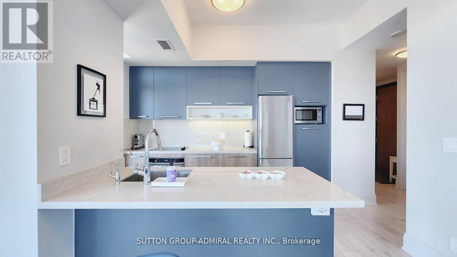 Photo 27 of 4205 36 Park Lawn Road, Toronto ON