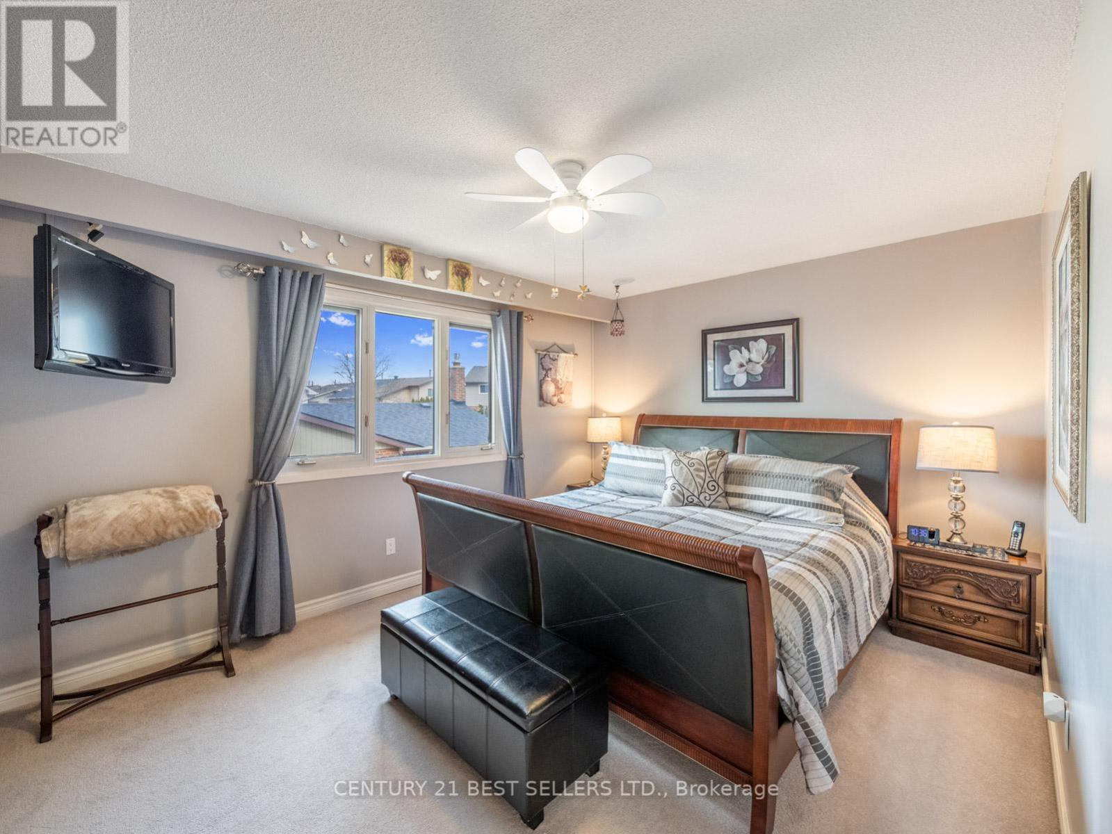 Photo 13 of 15 Blackthorn Lane, Brampton ON