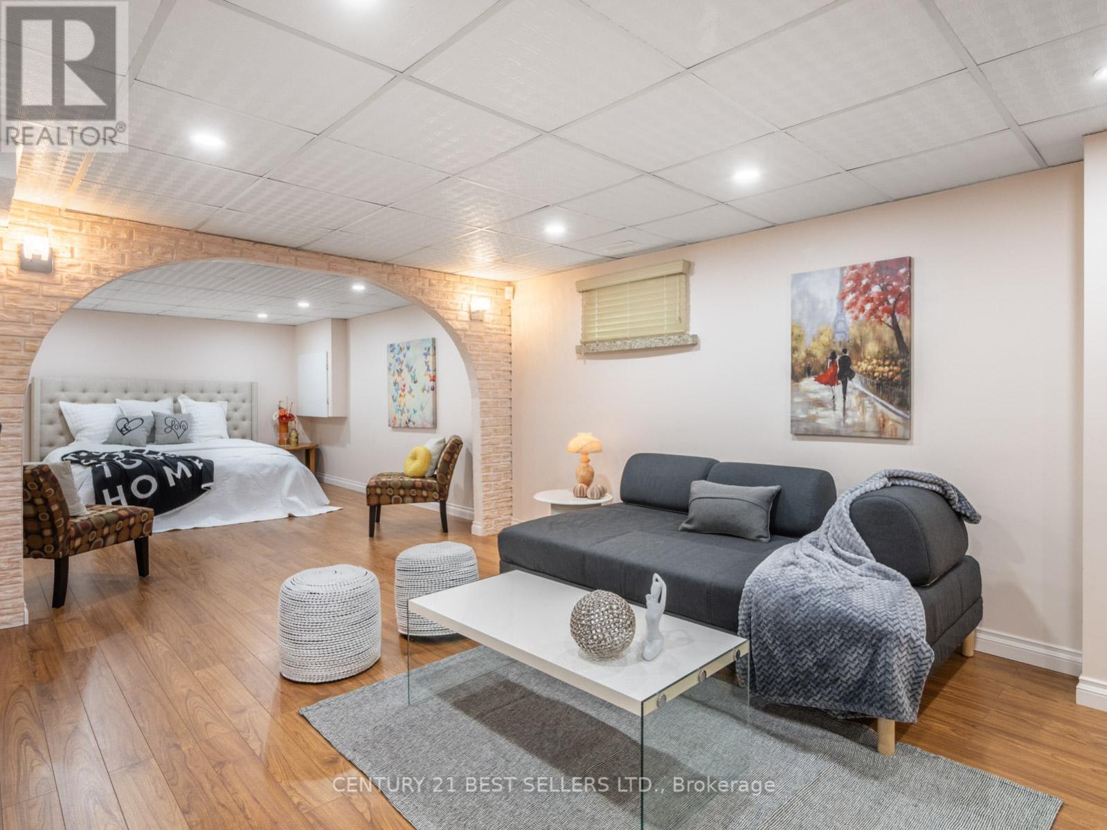 Photo 15 of 15 Blackthorn Lane, Brampton ON