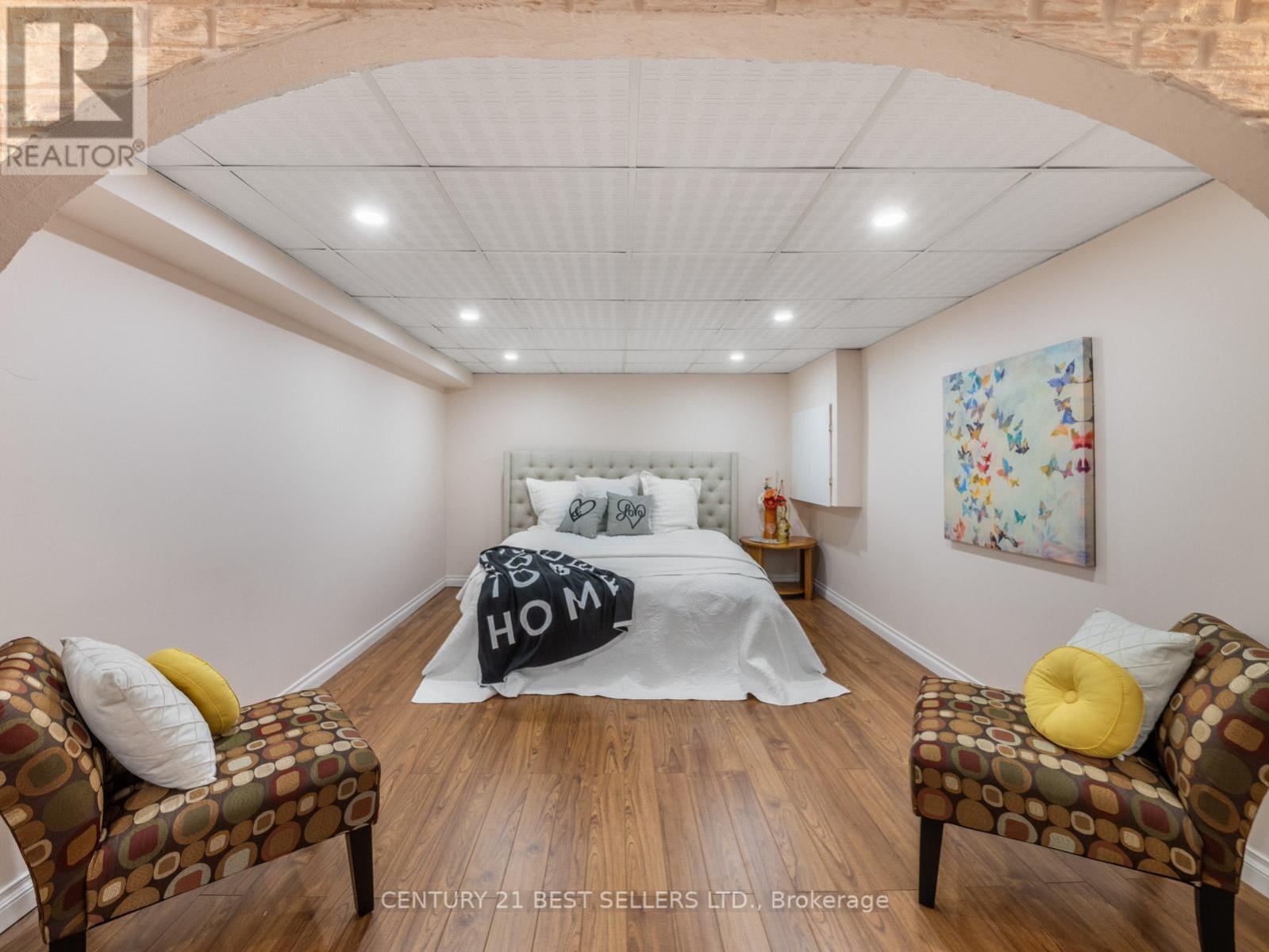 Photo 18 of 15 Blackthorn Lane, Brampton ON