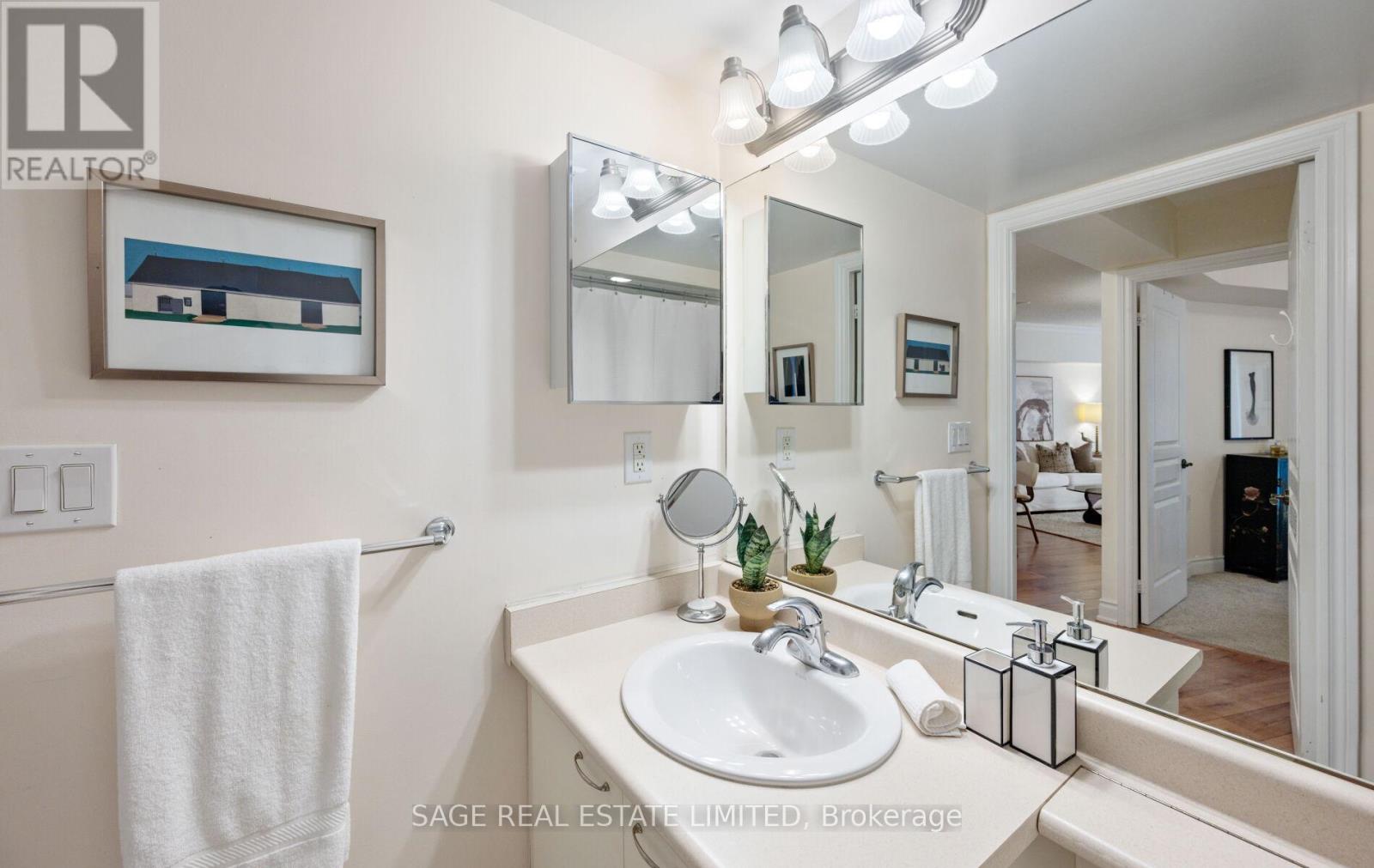 Photo 20 of 1005 3 Marine Parade Drive, Toronto ON