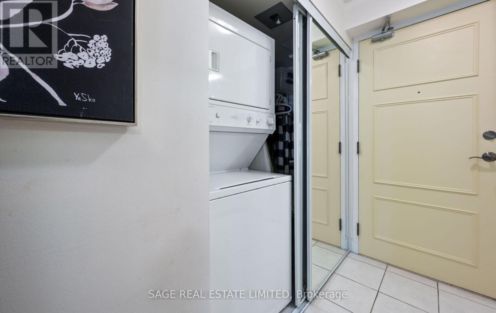 Photo 27 of 1005 3 Marine Parade Drive, Toronto ON