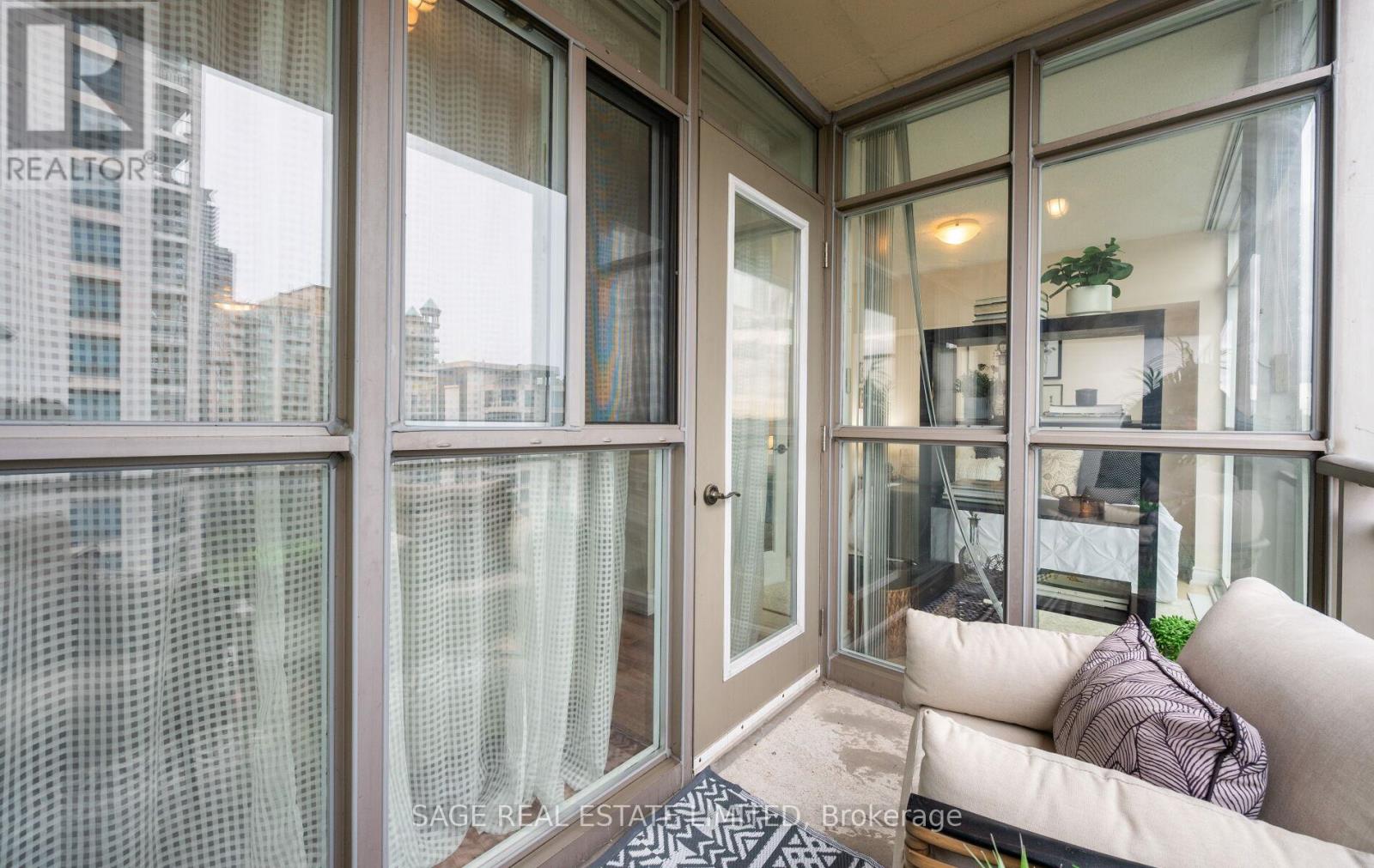 Photo 32 of 1005 3 Marine Parade Drive, Toronto ON