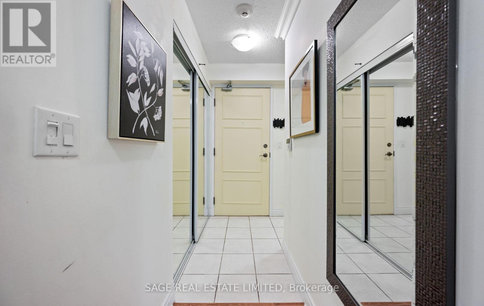 Photo 7 of 1005 3 Marine Parade Drive, Toronto ON