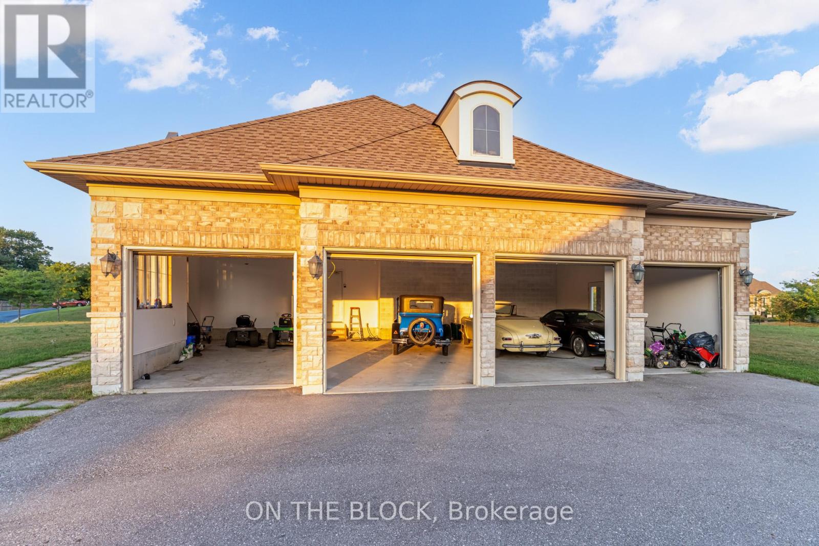 Photo 49 of 24 Whitewood Drive, Whitchurchstouffville ON