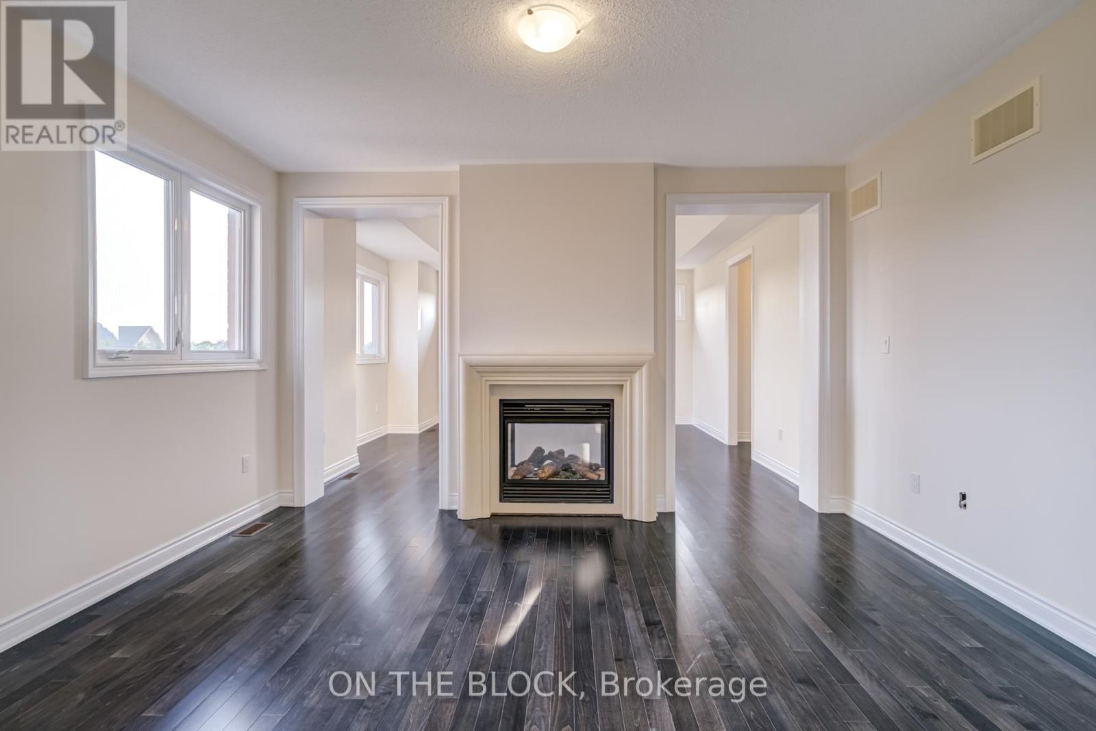 Photo 40 of 24 Whitewood Drive, Whitchurchstouffville ON