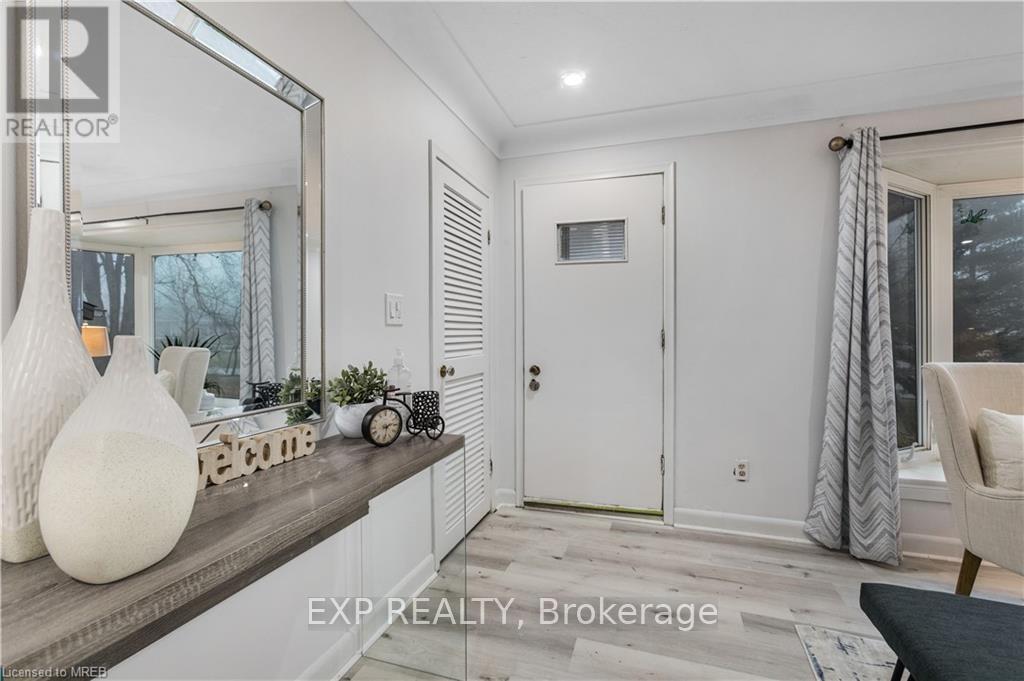Photo 12 of 376 Philip Place, Hamilton ON