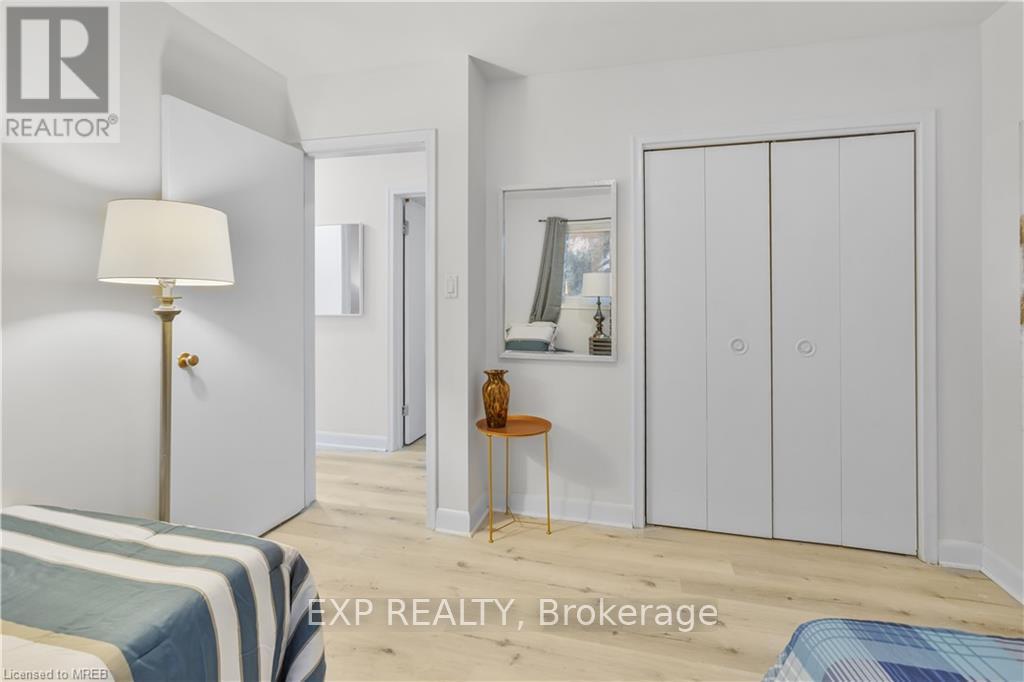 Photo 22 of 376 Philip Place, Hamilton ON