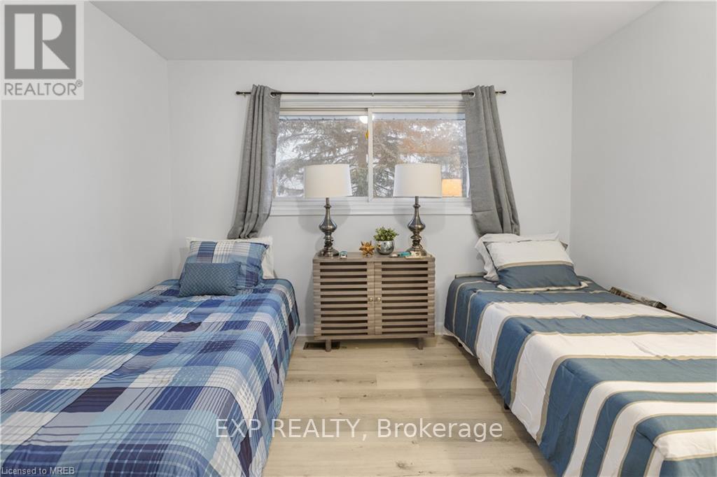 Photo 24 of 376 Philip Place, Hamilton ON