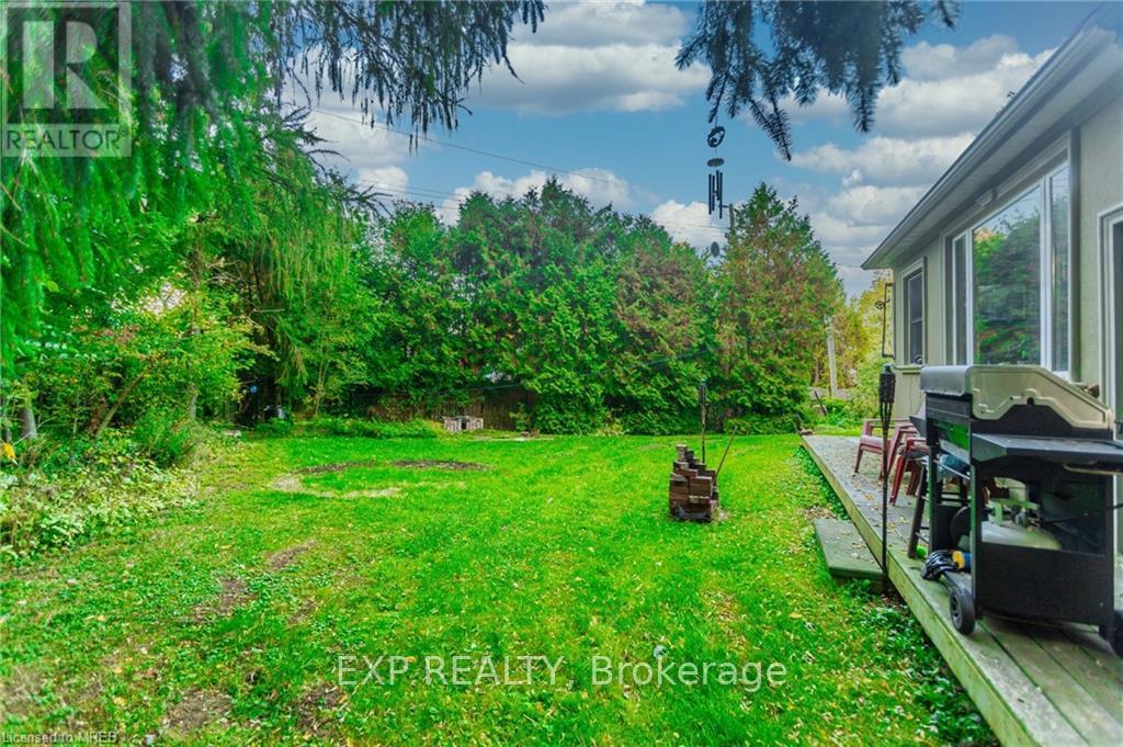 Photo 6 of 376 Philip Place, Hamilton ON
