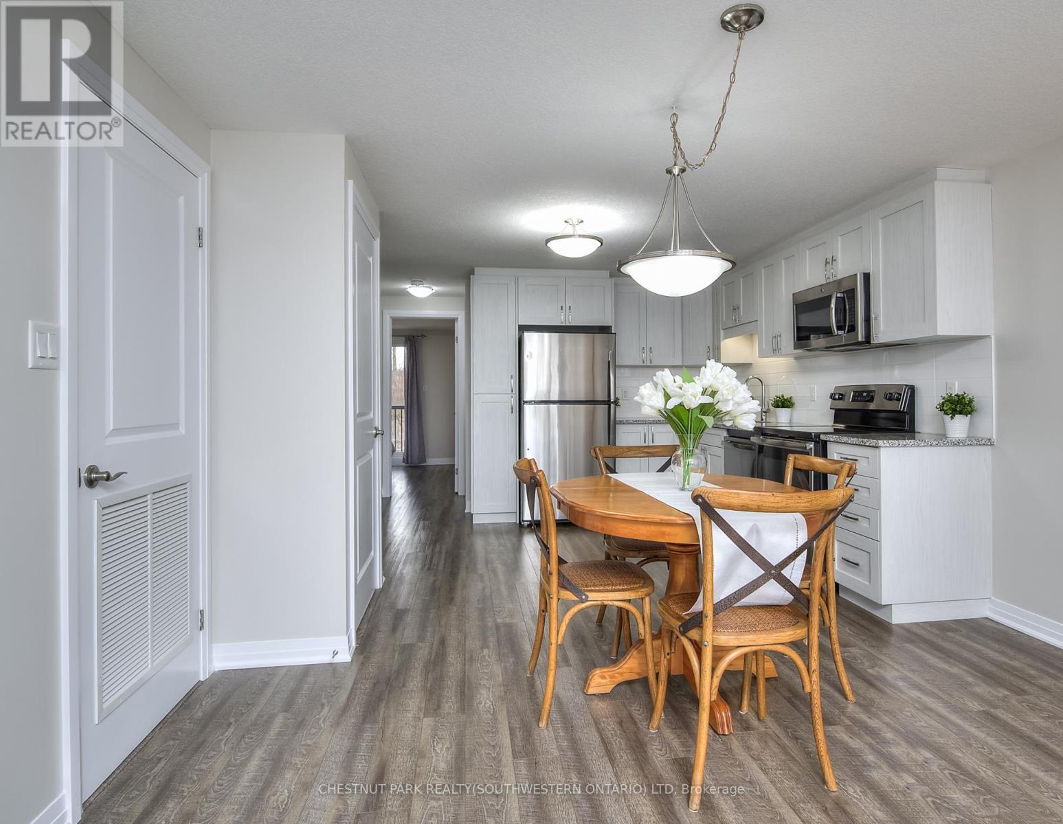 Photo 5 of 30 F 1989 Ottawa Street S, Kitchener ON