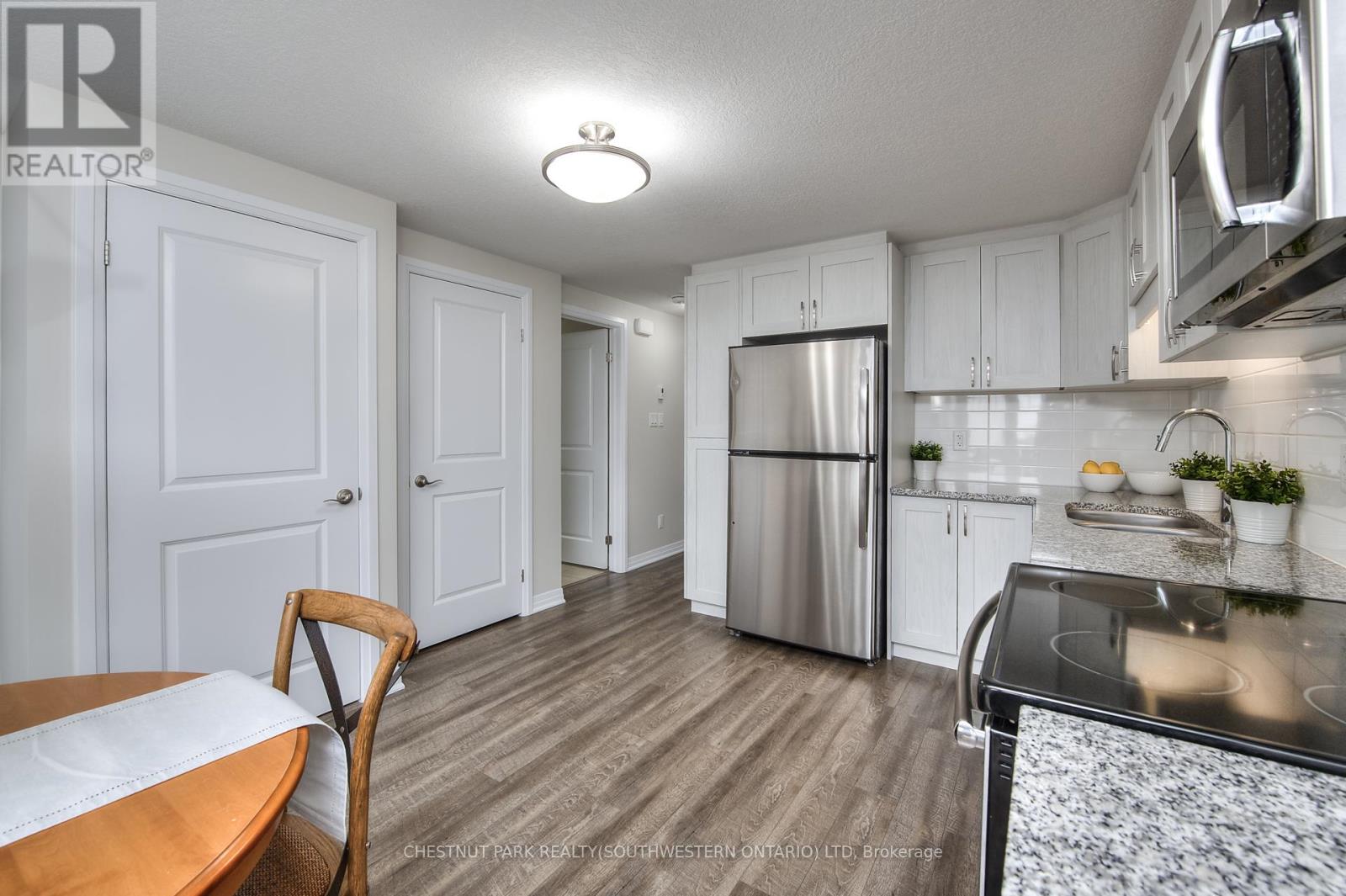 Photo 8 of 30 F 1989 Ottawa Street S, Kitchener ON