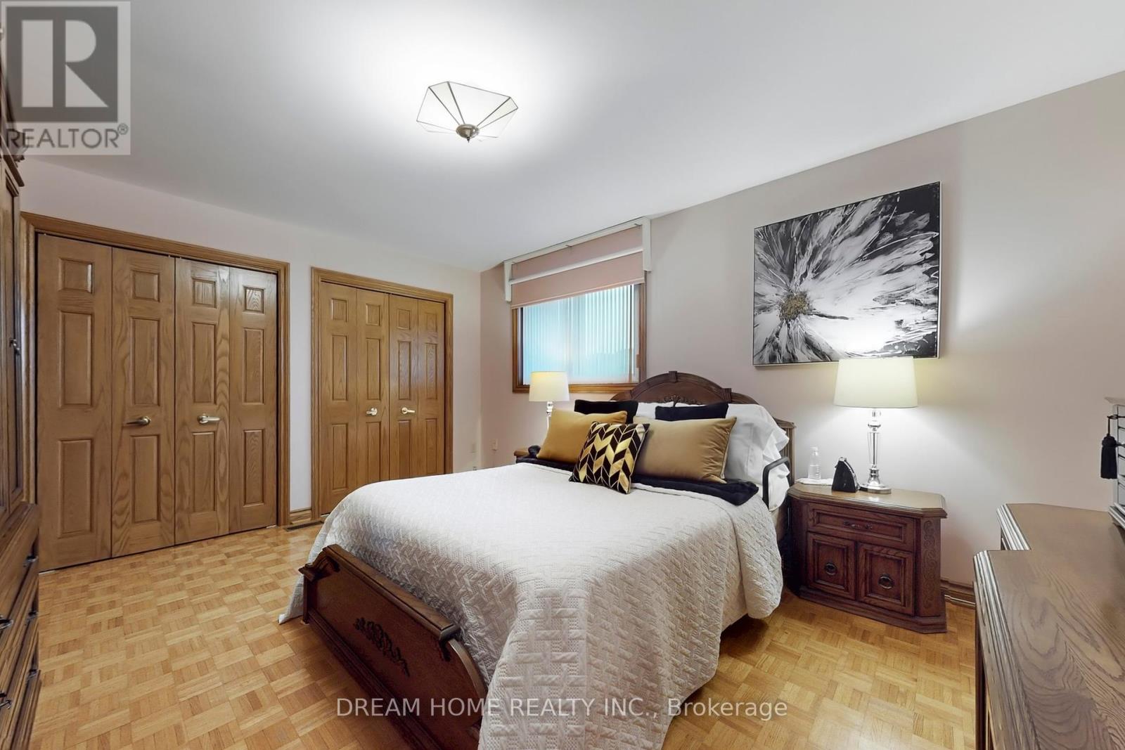 Photo 15 of 7737 Mount Carmel Boulevard, Niagara Falls ON