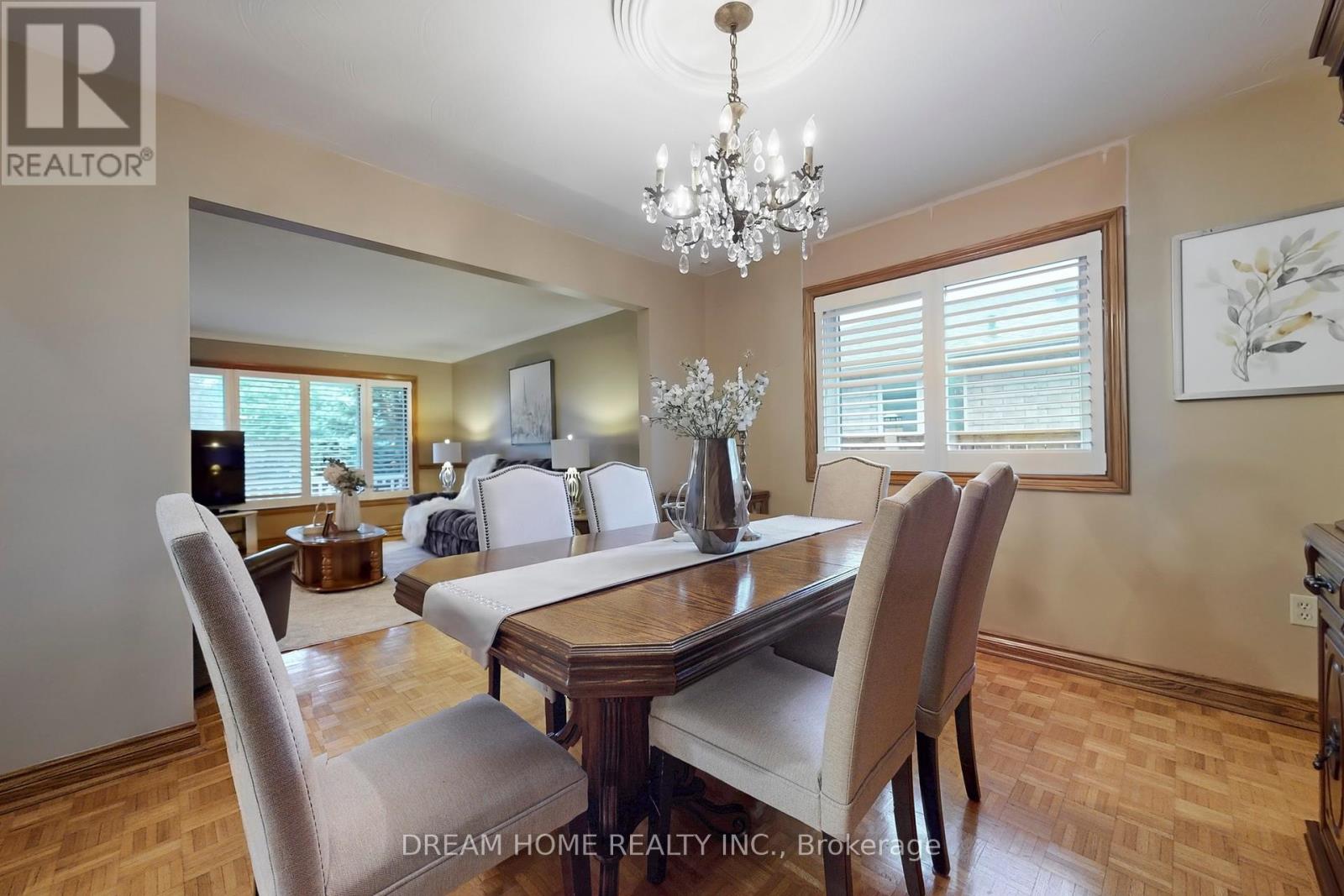 Photo 7 of 7737 Mount Carmel Boulevard, Niagara Falls ON