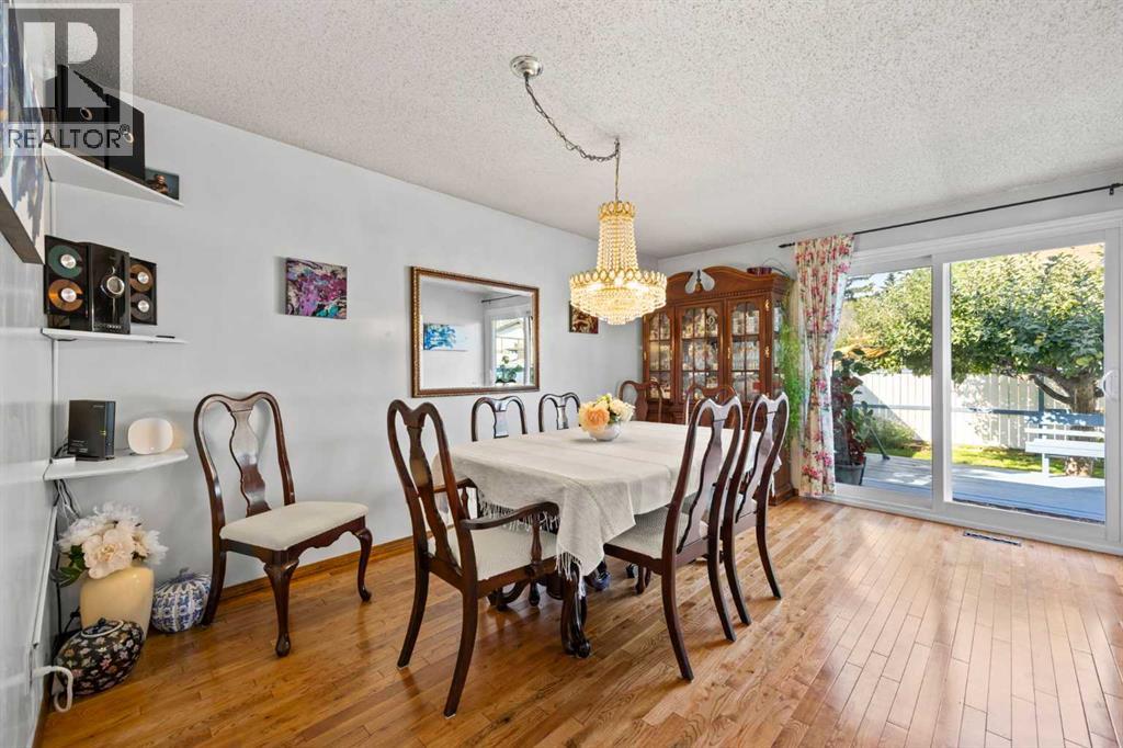 Photo 10 of 108 Templegreen Road Ne, Calgary AB