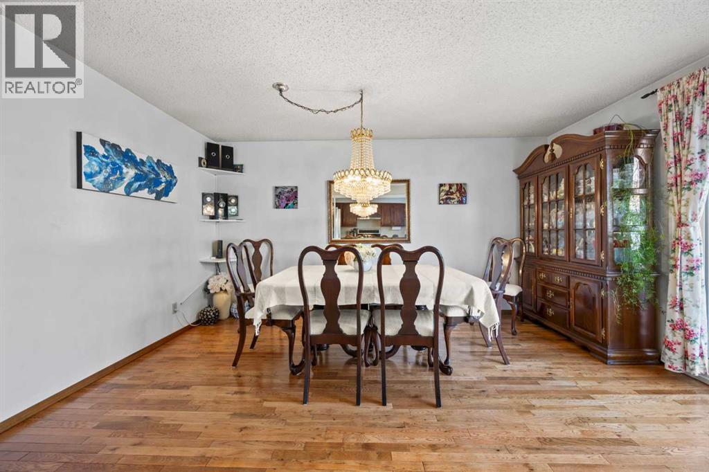 Photo 11 of 108 Templegreen Road Ne, Calgary AB
