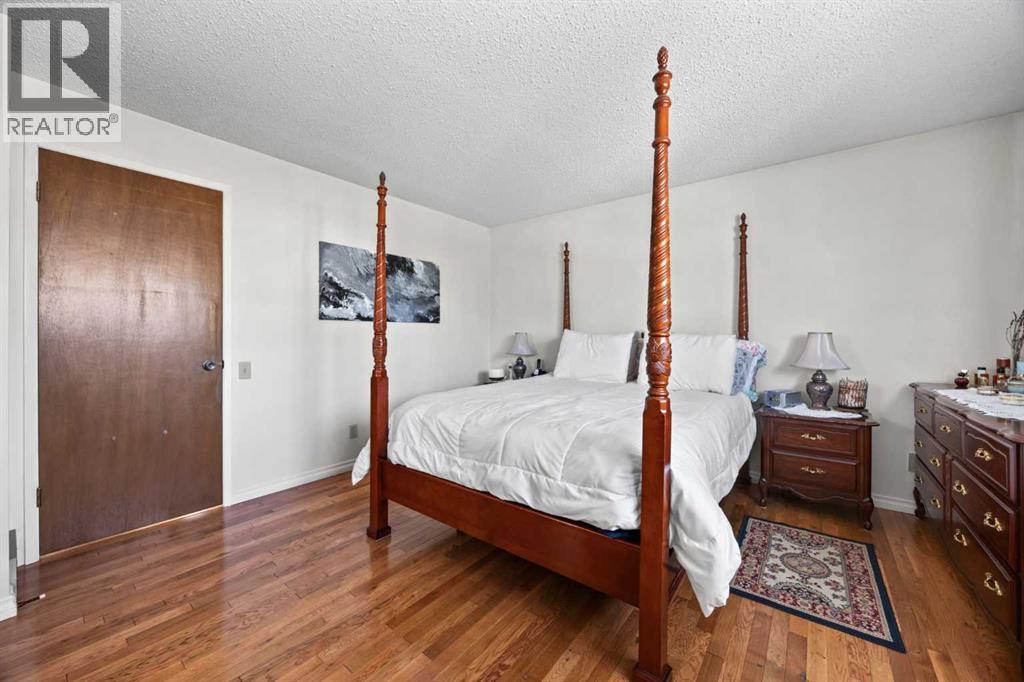 Photo 17 of 108 Templegreen Road Ne, Calgary AB