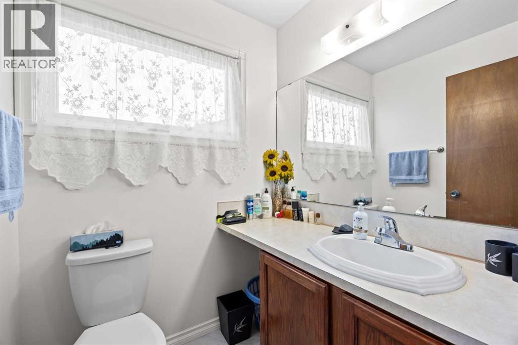 Photo 18 of 108 Templegreen Road Ne, Calgary AB