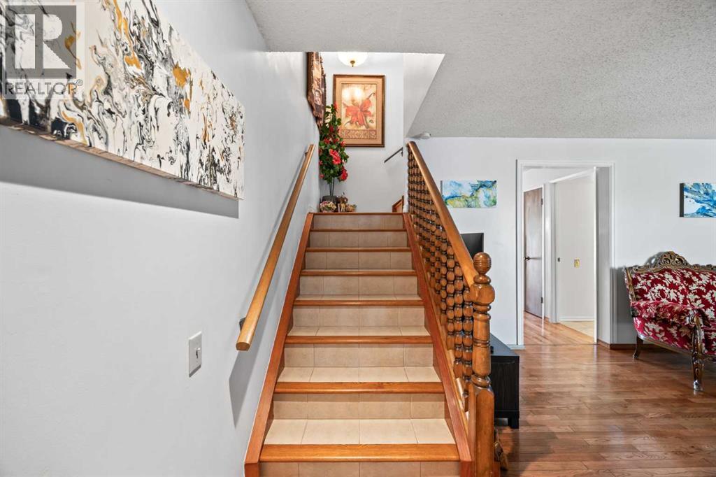 Photo 4 of 108 Templegreen Road Ne, Calgary AB