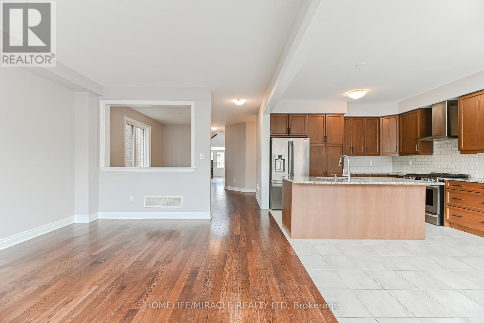 Photo 9 of 65 Stern Drive, Welland ON