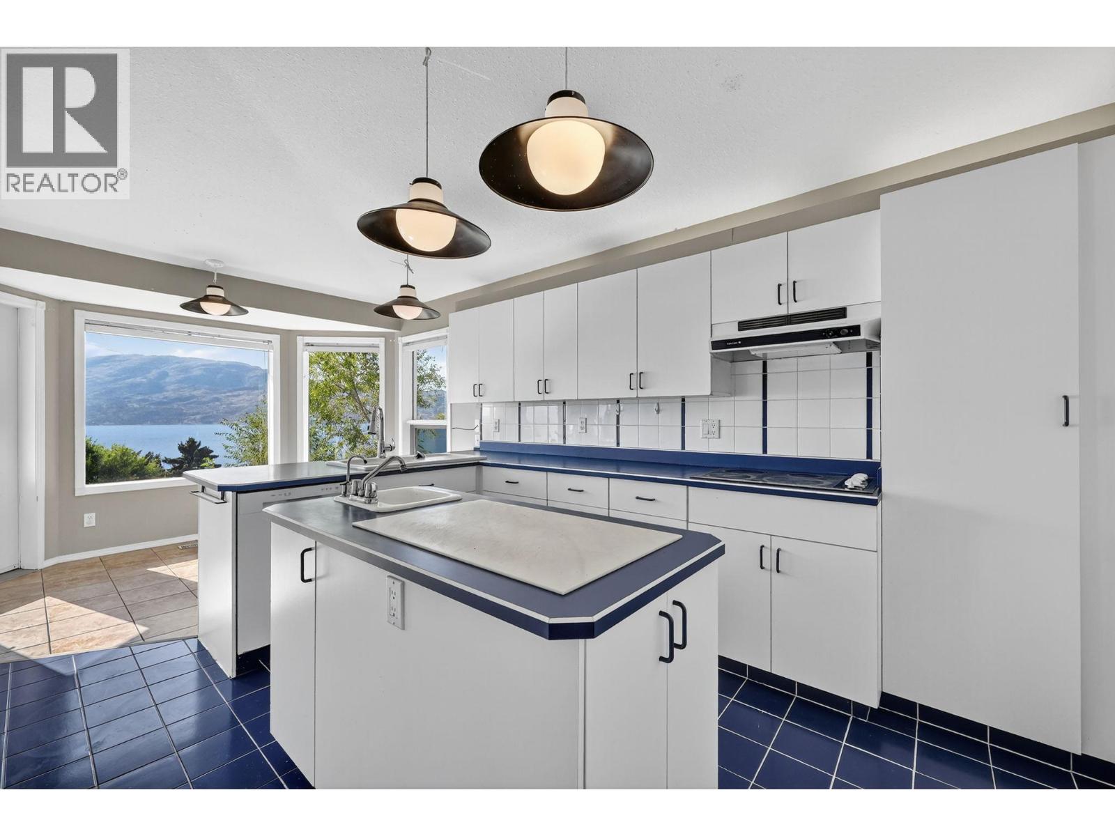 3715 Lornell Crescent, Peachland