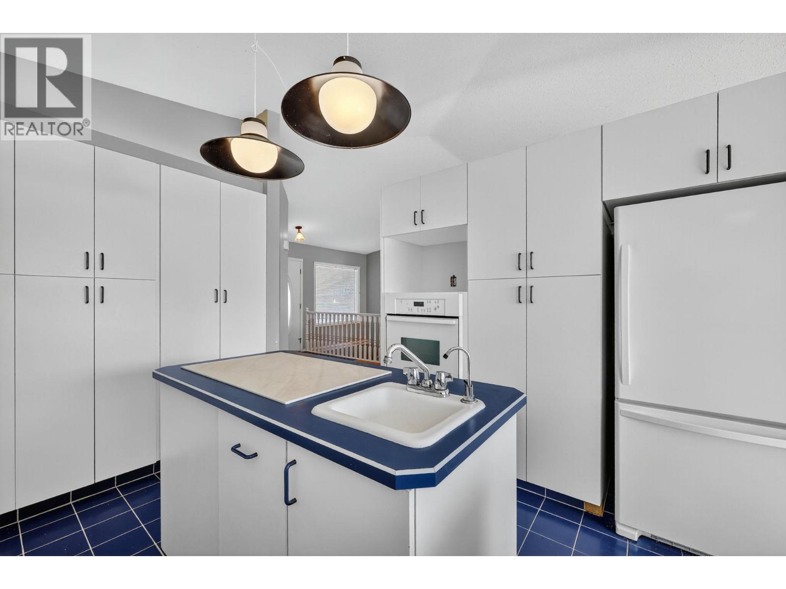 3715 Lornell Crescent, Peachland