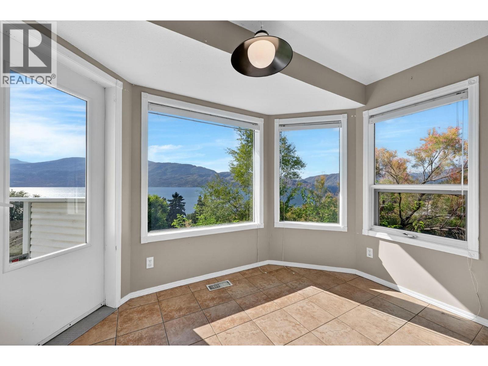 3715 Lornell Crescent, Peachland
