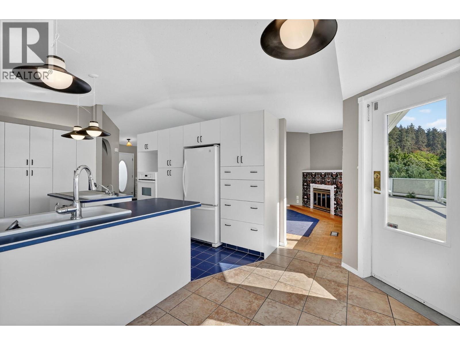 3715 Lornell Crescent, Peachland