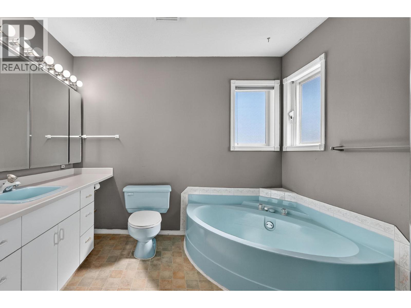 3715 Lornell Crescent, Peachland