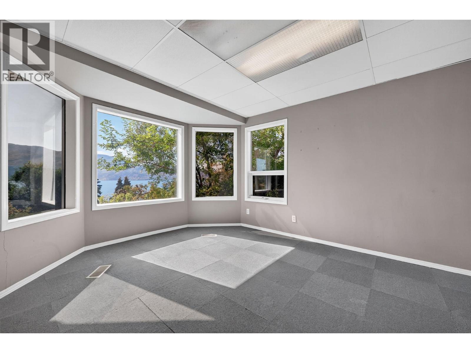 3715 Lornell Crescent, Peachland