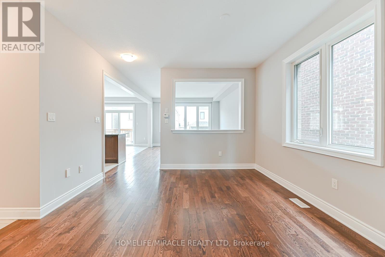 Photo 5 of 65 Stern Drive, Welland ON
