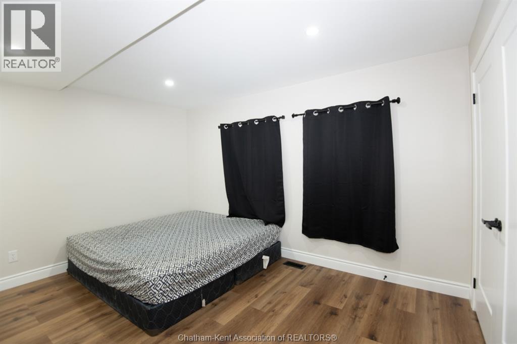 Photo 17 of 716 Mcnaughton Avenue East, Chatham ON
