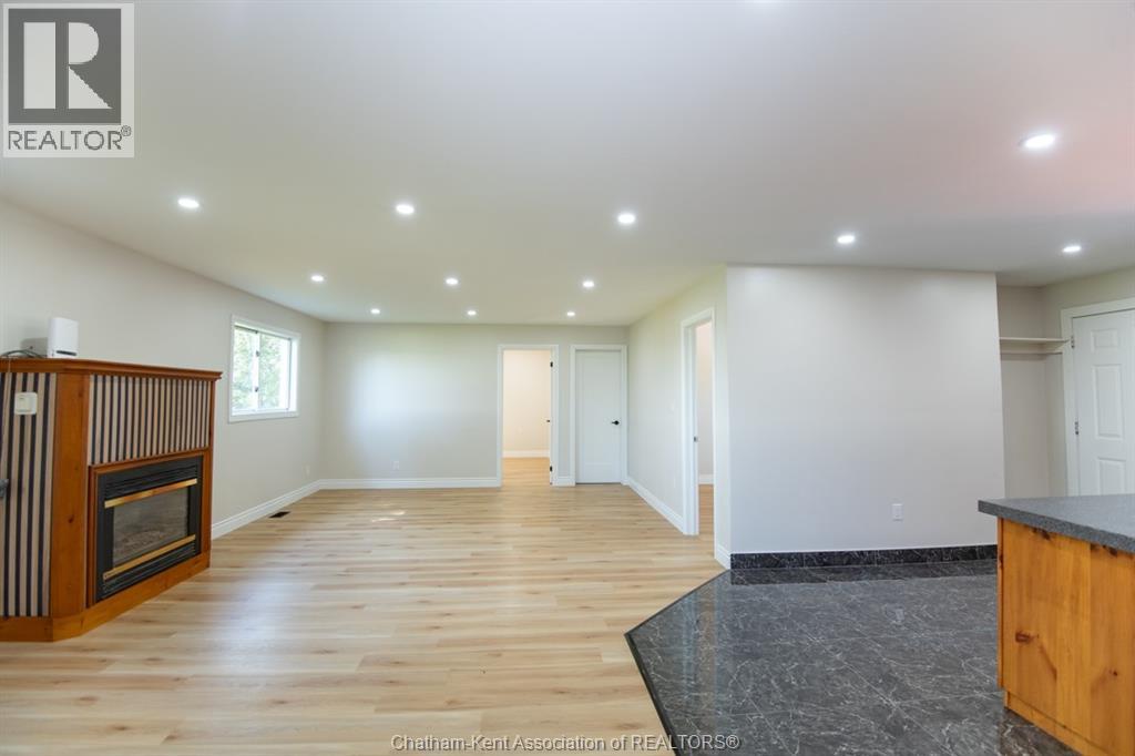 Photo 23 of 716 Mcnaughton Avenue East, Chatham ON