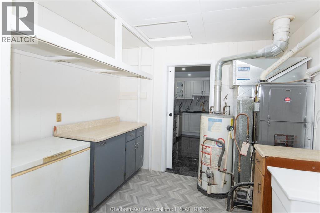 Photo 12 of 716 Mcnaughton Avenue East, Chatham ON