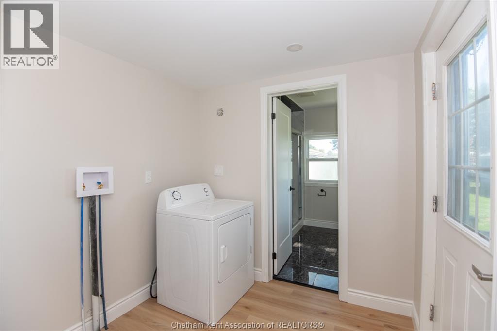 Photo 30 of 716 Mcnaughton Avenue East, Chatham ON
