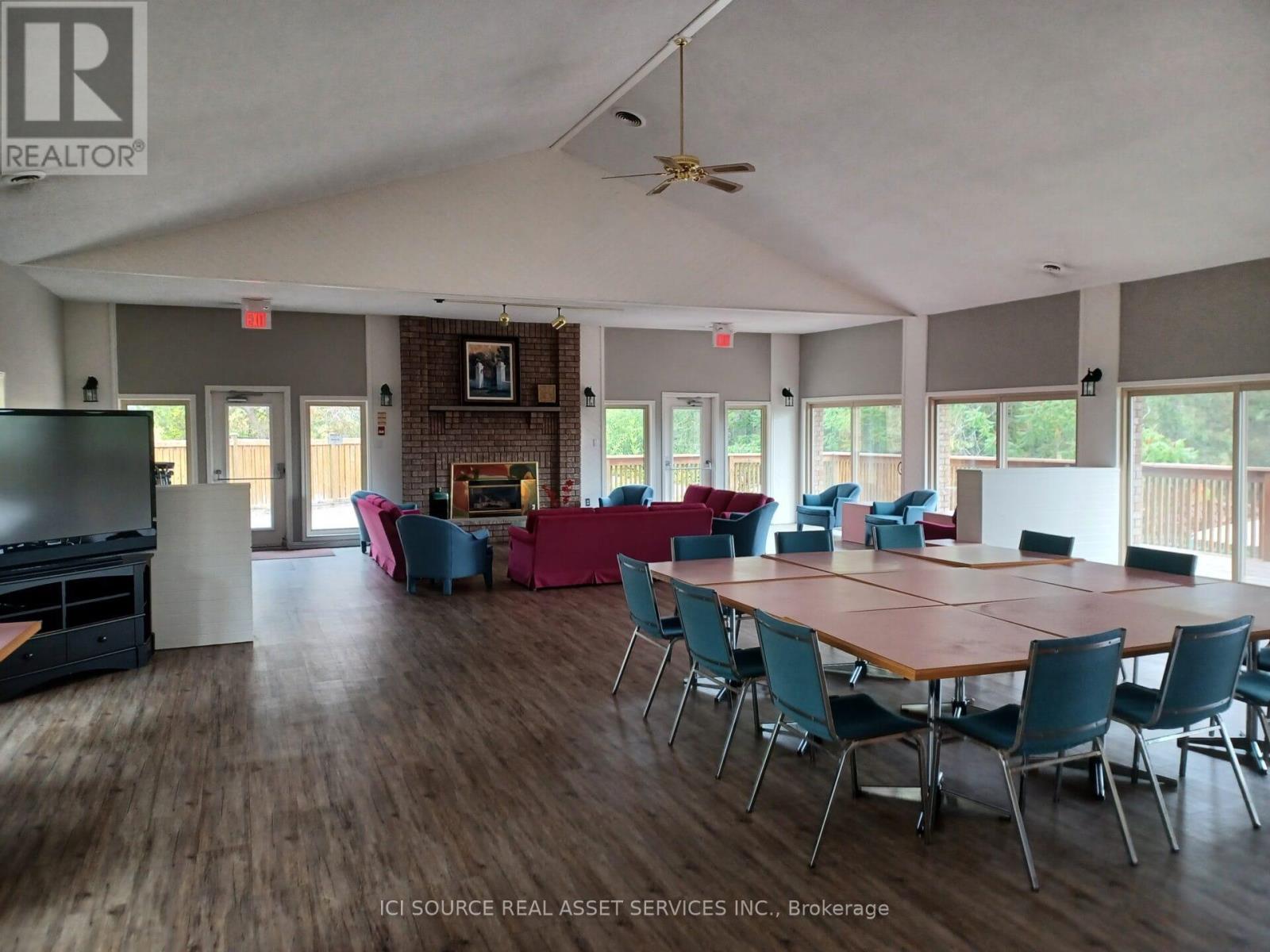 Photo 16 of 7 21 Evergreen Court, Barrie ON