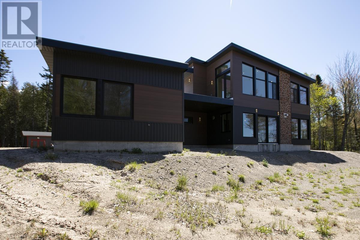 Photo 6 of 937 Sunnyside Beach Rd, Sault Ste Marie ON