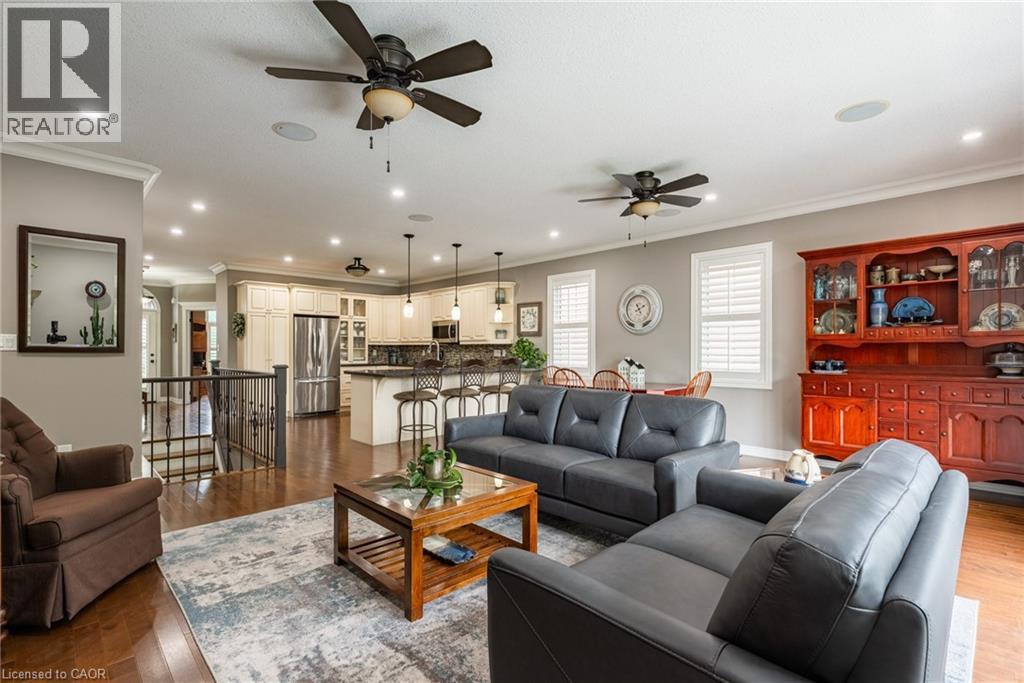 Photo 18 of 13 Iron Bridge Court, Caledonia ON