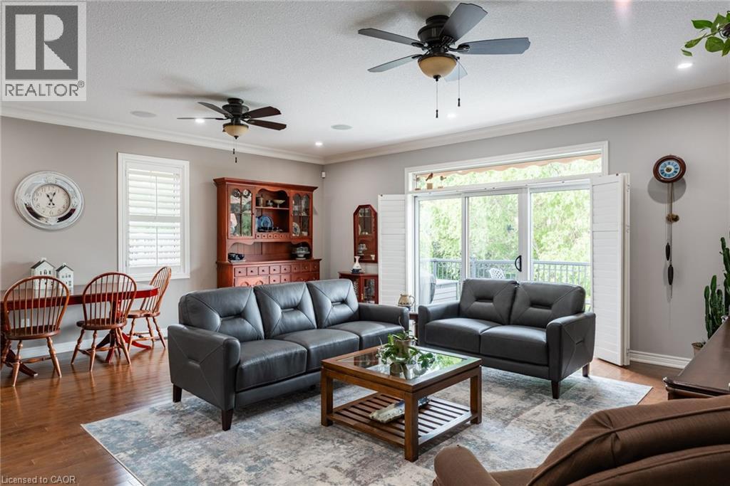 Photo 12 of 13 Iron Bridge Court, Caledonia ON